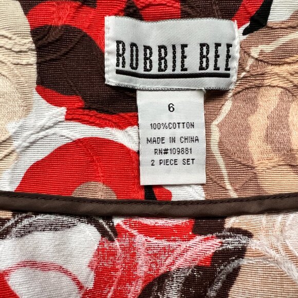 Robbie Bee Crop Designer Jacket with Buttons - Picture 3 of 5